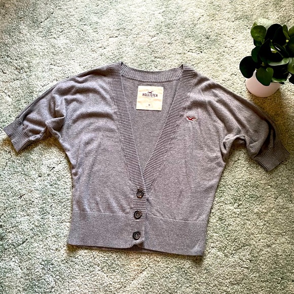 HOLLISTER Cropped Gray Cardigan Sweater, Grey Cropped Cardigan, Cotton, Medium - Picture 3 of 10